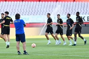 (Βίντεος/Φώτος) Η τελευταία του ΑΠΟΕΛ, "παιχνίδι" Σα Πίντο με τους παίκτες