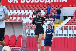 (Βίντεος/Φώτος) Η τελευταία του ΑΠΟΕΛ, "παιχνίδι" Σα Πίντο με τους παίκτες