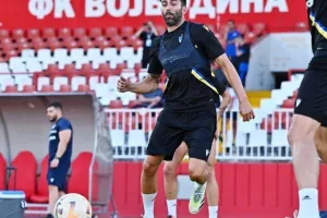 (Βίντεος/Φώτος) Η τελευταία του ΑΠΟΕΛ, "παιχνίδι" Σα Πίντο με τους παίκτες