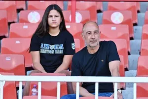 (Βίντεος/Φώτος) Η τελευταία του ΑΠΟΕΛ, "παιχνίδι" Σα Πίντο με τους παίκτες