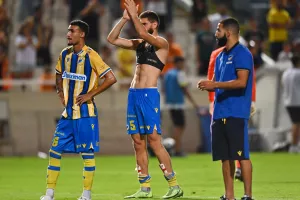 (Βίντεο/Φώτος) Η βραδιά έκλεισε με συνθήματα, "υποκλίθηκαν" Σα Πίντο-παίκτες