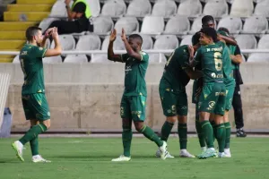 Ομόνοια - Νέα Σαλαμίνα: Γεμάτη πράσινη... πρεμιέρα με τεσσάρα, γκολ και αυτογκόλ (Φώτος)
