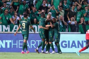 Ομόνοια - Καμπάλα: Πρόκριση με "καρέ", Μπεζούς και... γεμάτη εμφάνιση! (Φώτος)