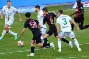 Μίντιλαντ 5-1 Ομόνοια: Με παίκτη λιγότερο ήταν δύσκολο, βαριά ήττα στο Χέρνινγκ (φώτος)