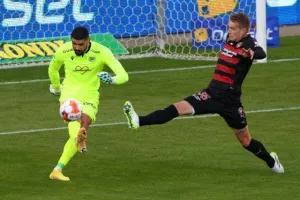 Μίντιλαντ 5-1 Ομόνοια: Με παίκτη λιγότερο ήταν δύσκολο, βαριά ήττα στο Χέρνινγκ (φώτος)