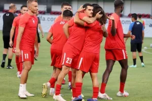Μαργκάσα: Φανέλα βασικού για τελευταία φορά, τιμήθηκε από Σαλαμίνα και Ανόρθωση (φώτος)