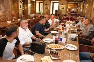 (ΦΩΤΟΣ) Γεύμα ΑΠΟΕΛ στους εκπροσώπους των ΜΜΕ