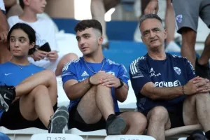 Ο κόσμος στο "Αντώνης Παπαδόπουλος" 