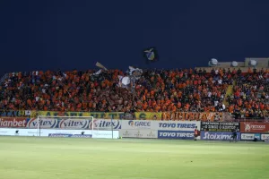 Φωτορεπορτάζ από τις κερκίδες στο ΑΕΖ - ΑΠΟΕΛ