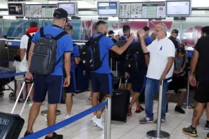 Πέταξε... για Βέλγιο το ΑΠΟΕΛ - Μαζί του το kerkida.net (Φώτος)