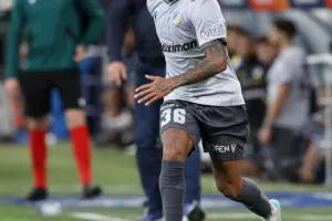 Γάνδη - ΑΠΟΕΛ: Άδικο 2-0 και έχει μπροστά του... βουνό (φώτος)