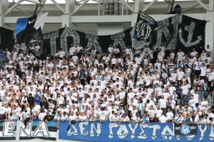 Χιλιάδες στις κερκίδες