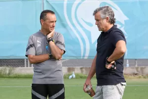 Τα είπαν... πρωί πρωί
