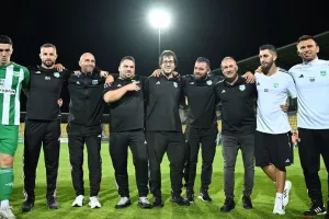 Τους μάζεψε, τους συνεχάρη και... έδωσε το σύνθημα! (Φώτος)