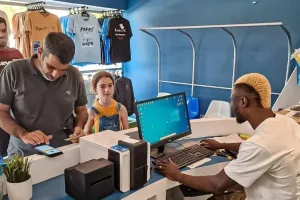 Επιστρατεύτηκε... ο Κανέ για τις κάρτες διαρκείας! (Φώτος)