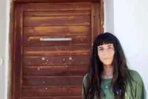 «Αλλού ήταν αυτός, αλλού το πόδι του» - Τι λέει η γιατρός που έσωσε τον τουρίστα στο φαράγγι της Σαμαριάς