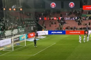 Στο πλευρό της!