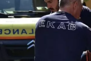 Απίστευτο ατύχημα στο Ναύπλιο: Κατσαρόλα από τον 2ο όροφο έπεσε στο κεφάλι τουρίστα!