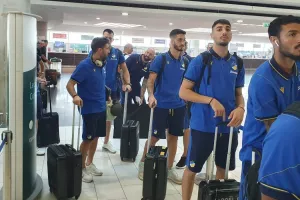 Στο αεροδρόμιο η αποστολή του ΑΠΟΕΛ (Φώτος)