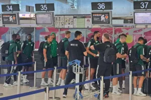 Στο αεροδρόμιο η αποστολή του Άρη (Φώτος)