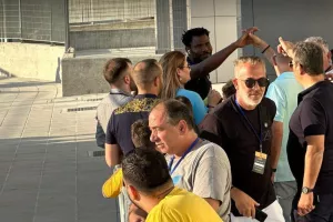 Πόλος έλξης ο Χέντι! (Φώτος)