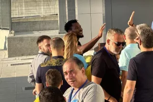 Πόλος έλξης ο Χέντι! (Φώτος)