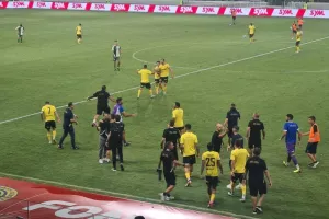 ΑΕΛ - ΑΕΖ: Απίθανο ματς με 7 γκολ, ανατροπές, αποβολές και Παπαφώτη... λυτρωτή! (Φώτος)
