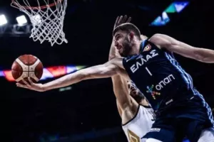 Ρογκαβόπουλος: "Είμαστε αποφασισμένοι για την πρόκριση"