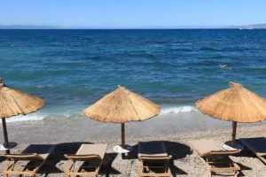 Ρεπορτάζ της Daily mail για τις πιο ακριβές ξαπλώστρες στην Ευρώπη: «Ίμπιζα, Μαγιόρκα, Σαρδηνία και...Μύκονος»