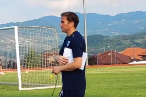 Νικηφόρο ντεμπούτο για "Ντόμπρα"