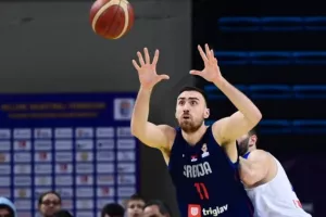 Με Μπογκντάνοβιτς, Νέντοβιτς, Μιλουτίνοφ και Γκούντουριτς στο «Ακρόπολις»