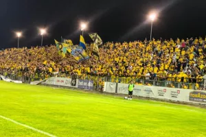Θύρα 3/Παντού