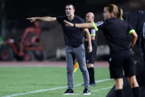 Δεν την χαλάει...