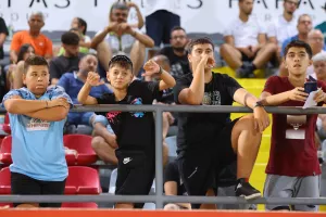 Φωτορεπορτάζ/Ο κόσμος στο Οθέλλος-Ανόρθωση