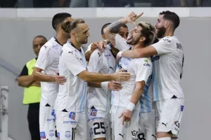 Απόλλων - Οθέλλος: "Στραβή" πρεμιέρα, κόλλησαν... οι "γαλάζιοι", άντεξαν οι Αθηαινίτες! (φώτος)