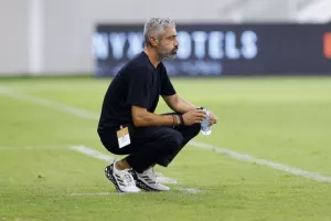 Απόλλων - Οθέλλος: "Στραβή" πρεμιέρα, κόλλησαν... οι "γαλάζιοι", άντεξαν οι Αθηαινίτες! (φώτος)