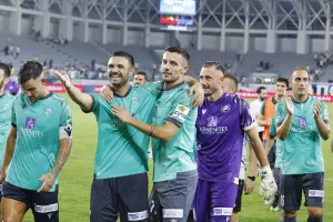 "Πάρτι" Οθέλλου, στο επίκεντρο ο πιστός οπαδός του, Νικόλας! (φώτος)