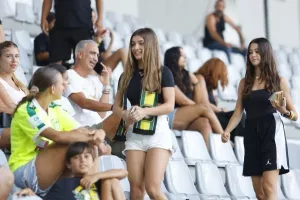 Άρης - ΑΕΚ: Οι... πρωταθλητές ξεκίνησαν με τρίποντο! (φώτος)