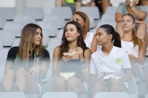 Άρης - ΑΕΚ: Οι... πρωταθλητές ξεκίνησαν με τρίποντο! (φώτος)