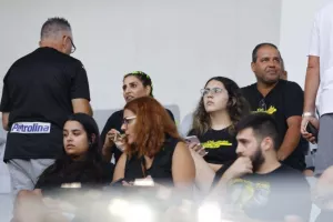 Άρης - ΑΕΚ: Οι... πρωταθλητές ξεκίνησαν με τρίποντο! (φώτος)