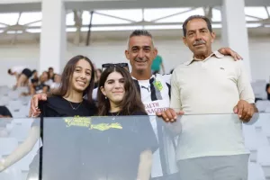 Άρης - ΑΕΚ: Οι... πρωταθλητές ξεκίνησαν με τρίποντο! (φώτος)