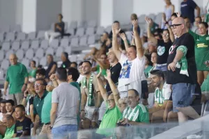 Άρης - ΑΕΚ: Οι... πρωταθλητές ξεκίνησαν με τρίποντο! (φώτος)