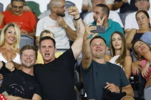 Άρης - ΑΕΚ: Οι... πρωταθλητές ξεκίνησαν με τρίποντο! (φώτος)
