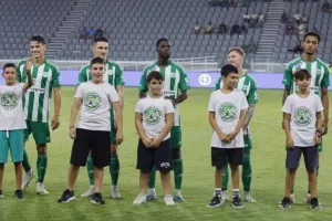 Άρης - ΑΕΚ: Οι... πρωταθλητές ξεκίνησαν με τρίποντο! (φώτος)