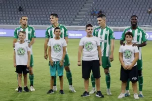 Άρης - ΑΕΚ: Οι... πρωταθλητές ξεκίνησαν με τρίποντο! (φώτος)