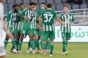Άρης - ΑΕΚ: Οι... πρωταθλητές ξεκίνησαν με τρίποντο! (φώτος)