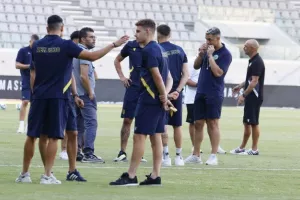 ΑΕΛ - ΑΕΖ: Απίθανο ματς με 7 γκολ, ανατροπές, αποβολές και Παπαφώτη... λυτρωτή! (Φώτος)