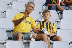 ΑΕΛ - ΑΕΖ: Απίθανο ματς με 7 γκολ, ανατροπές, αποβολές και Παπαφώτη... λυτρωτή! (Φώτος)