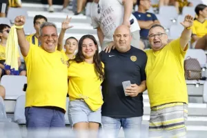 ΑΕΛ - ΑΕΖ: Απίθανο ματς με 7 γκολ, ανατροπές, αποβολές και Παπαφώτη... λυτρωτή! (Φώτος)