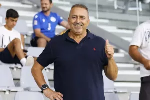 ΑΕΛ - ΑΕΖ: Απίθανο ματς με 7 γκολ, ανατροπές, αποβολές και Παπαφώτη... λυτρωτή! (Φώτος)